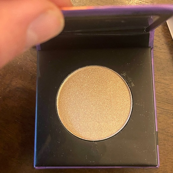 Ipsy bag with 6 new make up & beauty items - Picture 8 of 9